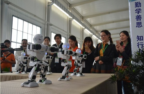 我校应邀参加第二届机器人博览会